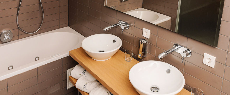 Amadi Panorama Hotel ★★★★ - A stand-out hotel overlooking the highlights of Amsterdam. - Amsterdam, Netherlands