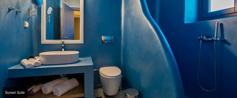 Luna Santorini Suites - Unforgettable views and the luxury of seclusion in Santorini. - Santorini, Greece