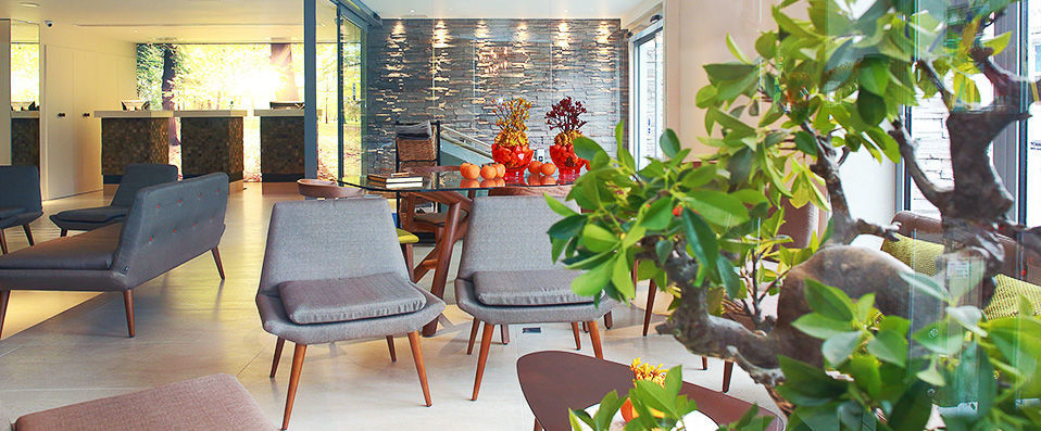 Arbor City Hotel ★★★★ - Tower of London & Fish And Chips - Contemporary city break in hip east London. - London, United Kingdom