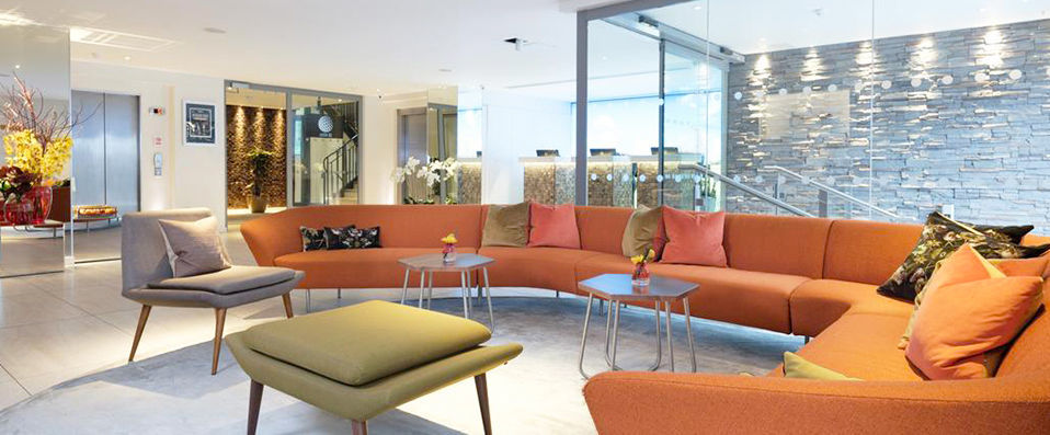 Arbor City Hotel ★★★★ - Tower of London & Fish And Chips - Contemporary city break in hip east London. - London, United Kingdom