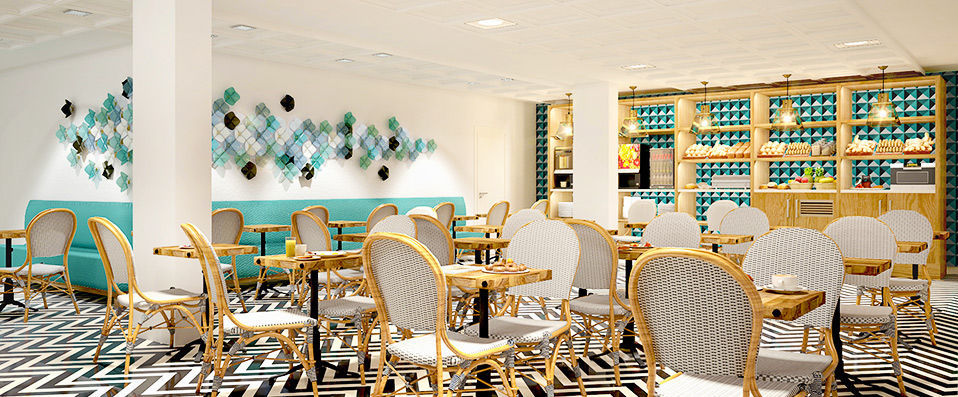 Room Mate Valeria ★★★★ - Bain de soleil à Malaga. - Malaga, Espagne