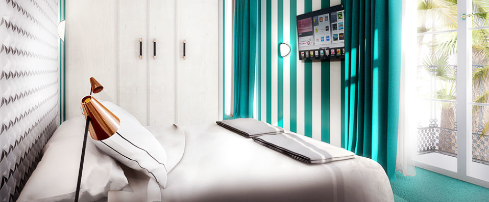 Room Mate Valeria ★★★★ - Bain de soleil à Malaga. - Malaga, Espagne