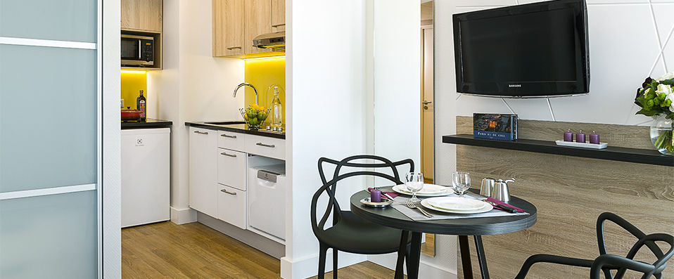 Citadines Tour Eiffel ★★★★ - Classic Paris with a sprinkling of surprise and delight. - Paris, France