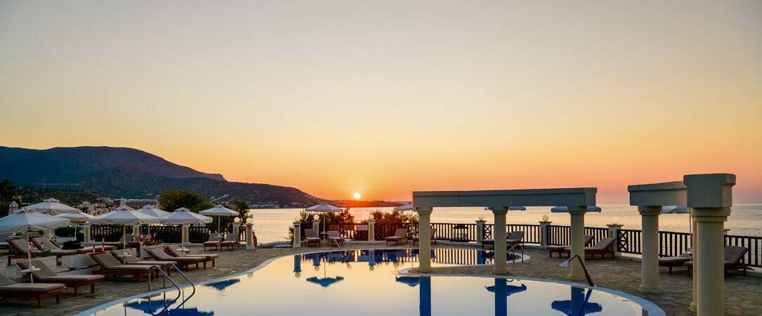Alexander Beach Hotel & Village Resort ★★★★★ - Évasion en demi-pension sur les rives de Crète, entre douceur grecque et élégance balnéaire. - Crete, Greece