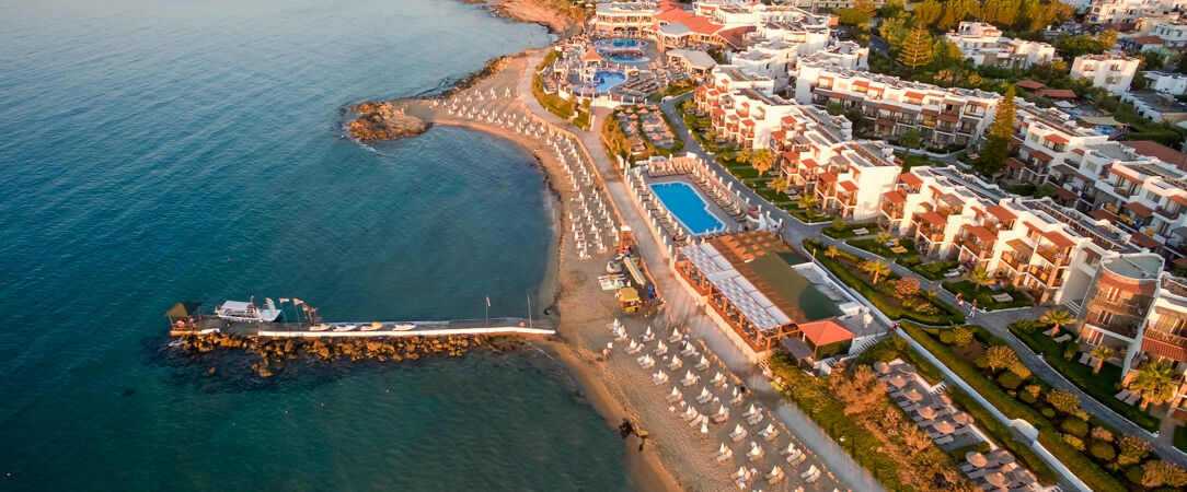 Alexander Beach Hotel & Village Resort ★★★★★ - Évasion en demi-pension sur les rives de Crète, entre douceur grecque et élégance balnéaire. - Crète, Grèce