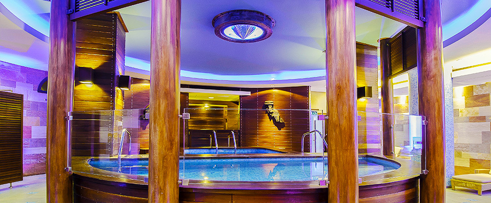 Columbia Beach Resort ★★★★★ - A real-life Olympus offering luxury and entertainment fit for gods - Pissouri, Cyprus