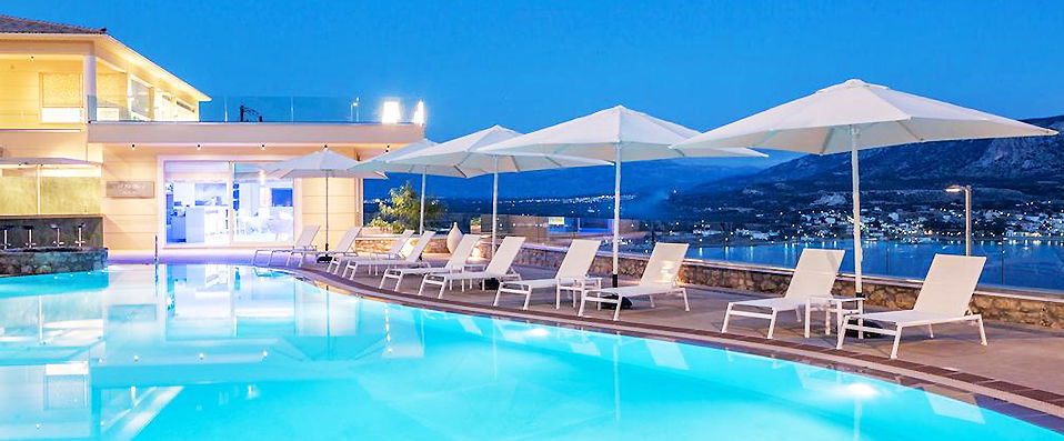Princess Kyniska Suites ★★★★ - La vie de princesse dans la baie de Plitra !  <b>Demi-pension incluse  !</b> - Péloponnèse, Grèce