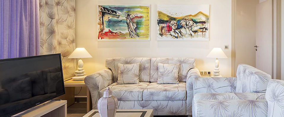 Princess Kyniska Suites ★★★★ - La vie de princesse dans la baie de Plitra !  <b>Demi-pension incluse  !</b> - Péloponnèse, Grèce