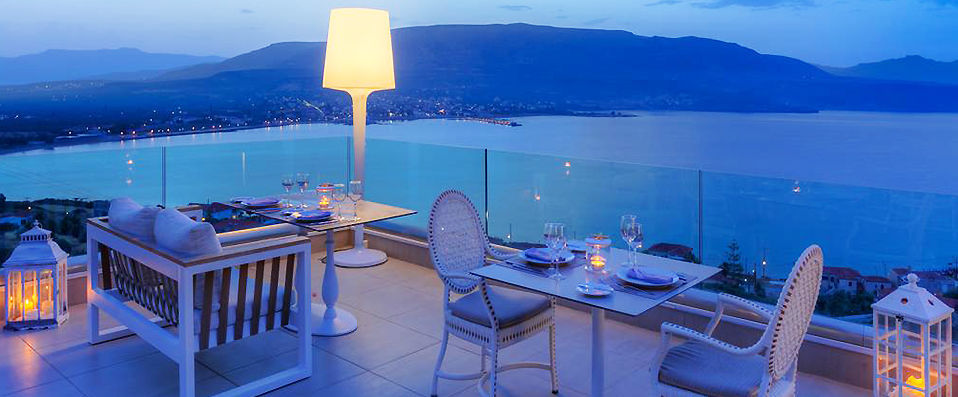 Princess Kyniska Suites ★★★★ - La vie de princesse dans la baie de Plitra !  <b>Demi-pension incluse  !</b> - Péloponnèse, Grèce