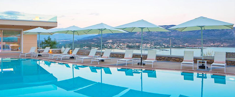Princess Kyniska Suites ★★★★ - La vie de princesse dans la baie de Plitra !  <b>Demi-pension incluse  !</b> - Péloponnèse, Grèce