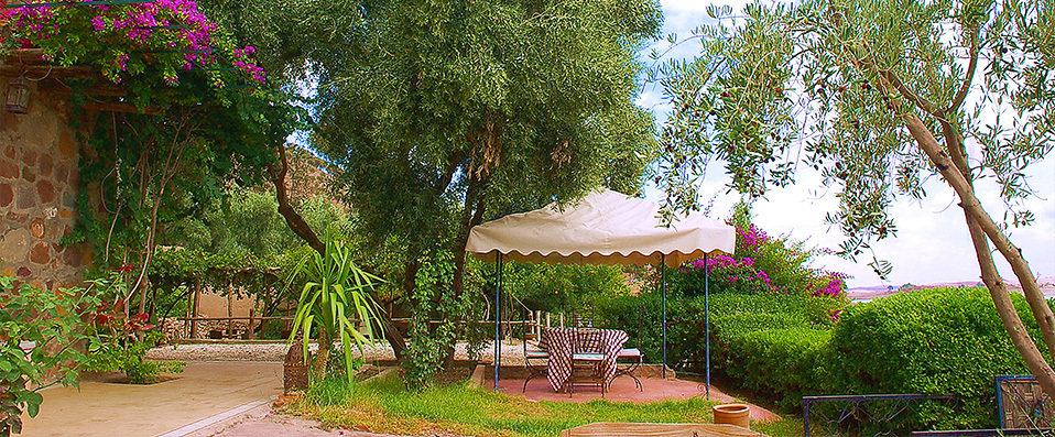 Le Petit Hôtel du Flouka - Peaceful lakeside retreat in the foothills of the Atlas Mountains. - Marrakech region, Morocco