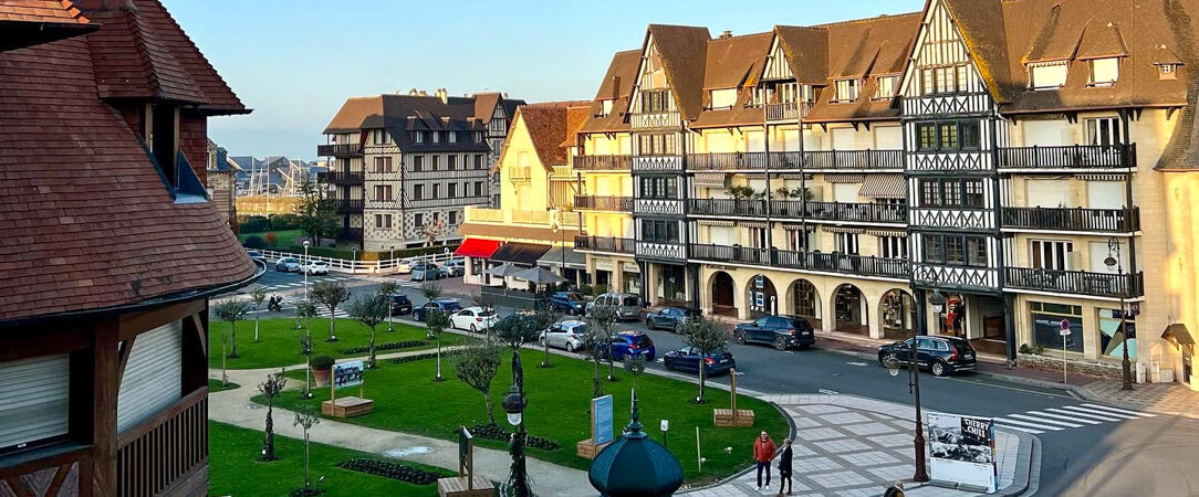 Hôtel Le Trophée by M Hôtel Spa - Warm and welcoming retreat in the heart of the exclusive seaside town of Deauville. - Deauville, France