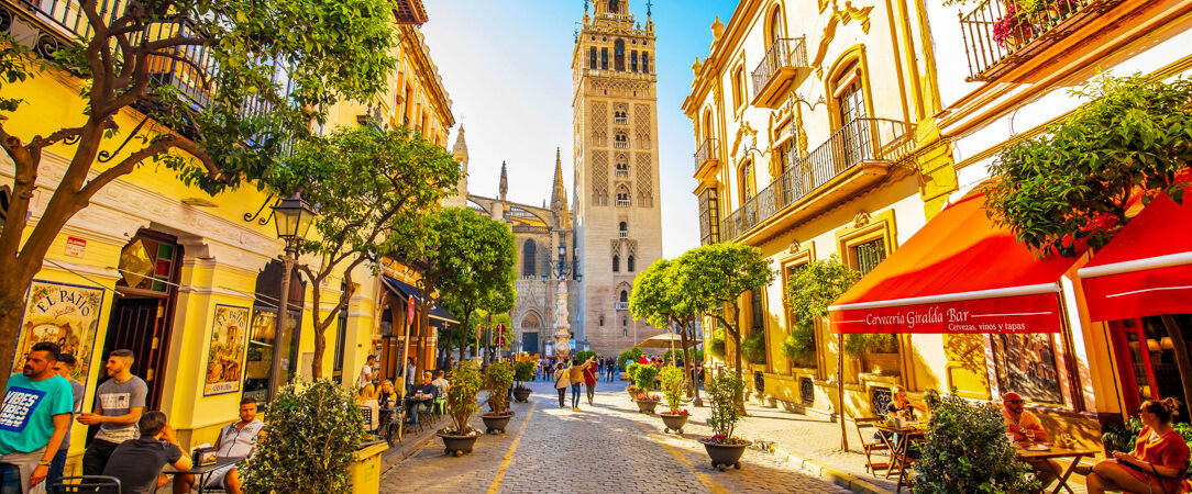 H10 Corregidor Boutique Hotel - Un charmant hôtel-boutique au cœur de la capitale andalouse avec son patio historique et son rooftop avec piscine. - Seville, Spain