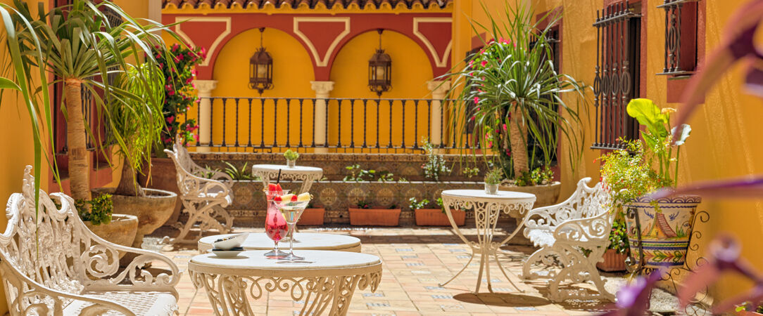 H10 Corregidor Boutique Hotel - Un charmant hôtel-boutique au cœur de la capitale andalouse avec son patio historique et son rooftop avec piscine. - Séville, Espagne