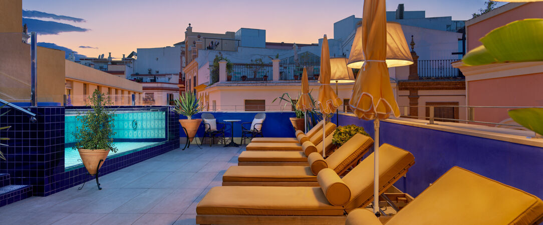 H10 Corregidor Boutique Hotel - Un charmant hôtel-boutique au cœur de la capitale andalouse avec son patio historique et son rooftop avec piscine. - Séville, Espagne