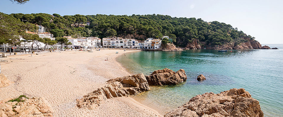 Hotel Hostalillo - Charming beachfront stay on the picturesque Costa Brava. - Costa Brava, Spain