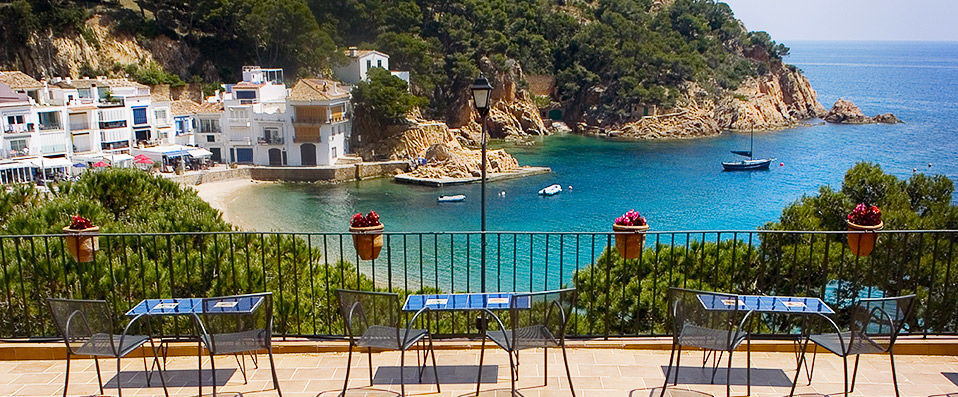 Hotel Hostalillo - Charming beachfront stay on the picturesque Costa Brava. - Costa Brava, Spain