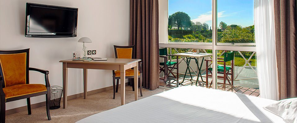 Les Jardins du Lac - A pilgrimage for the senses surrounded by sublime natural views. - Charente-Maritime, France