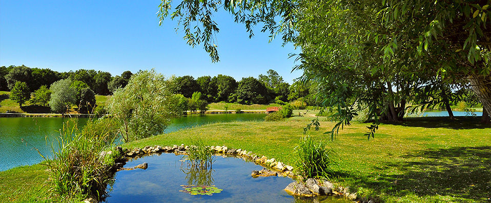 Les Jardins du Lac - A pilgrimage for the senses surrounded by sublime natural views. - Charente-Maritime, France