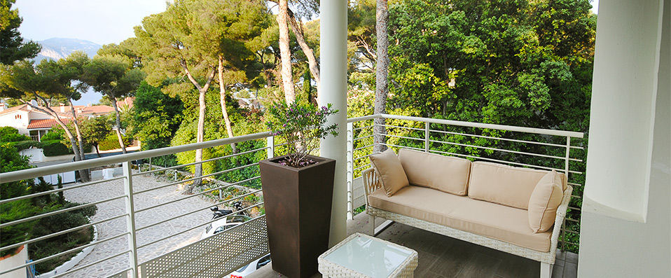 Guest House Cap Martin - A private mansion turned holiday hideaway on the French Riviera. - Alpes-Maritimes, France