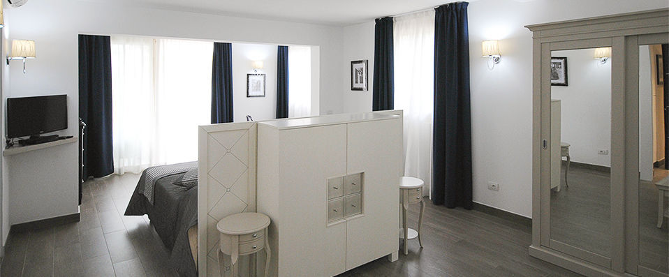 Guest House Cap Martin - A private mansion turned holiday hideaway on the French Riviera. - Alpes-Maritimes, France