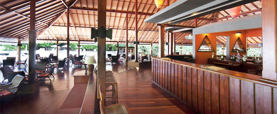 Adaaran Select Meedhupparu ★★★★ - Luxurious four-star stay in the Maldives. - Maldives