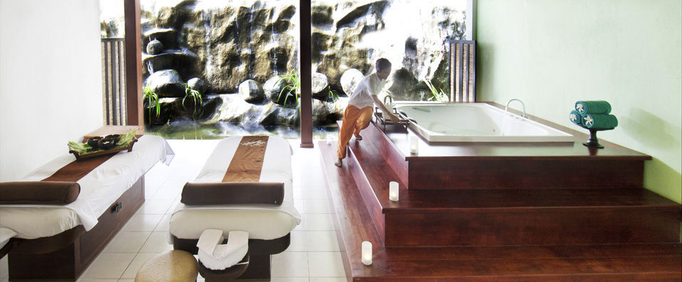 Adaaran Select Meedhupparu ★★★★ - Luxurious four-star stay in the Maldives. - Maldives