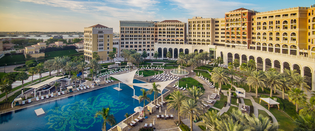 The Ritz-Carlton Abu Dhabi, Grand Canal ★★★★★ - Cinq étoiles exceptionnelles à Abu Dhabi, idéal pour profiter en famille. - Abu Dhabi, Émirats arabes unis