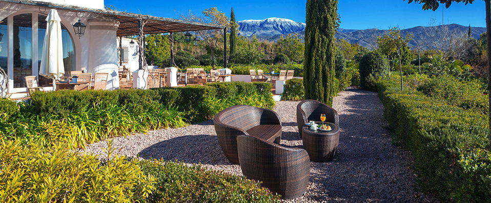 Cortijo Bravo - Authentic charm amidst the beautiful Andalusian countryside. - Malaga, Spain