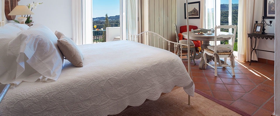 Cortijo Bravo - Authentic charm amidst the beautiful Andalusian countryside. - Malaga, Spain