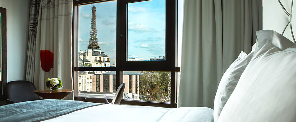 Le Parisis - Paris Tour Eiffel ★★★★ - Four facets of the Eiffel Tower from your window… - Paris, France