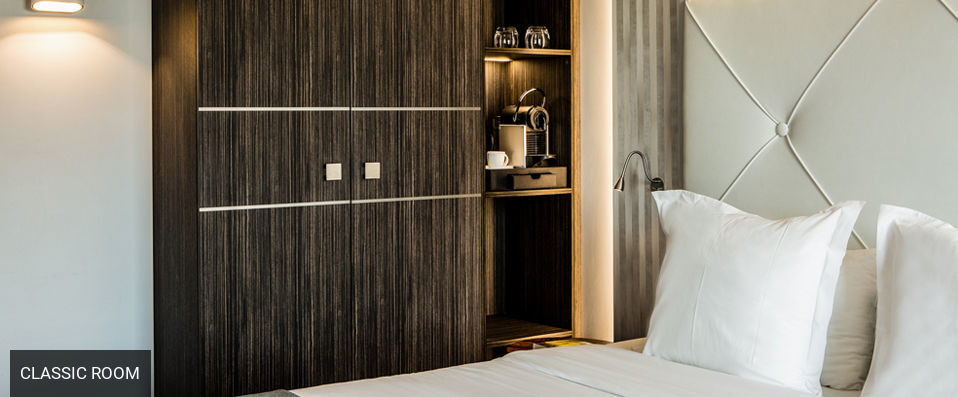 Le Parisis - Paris Tour Eiffel ★★★★ - Four facets of the Eiffel Tower from your window… - Paris, France