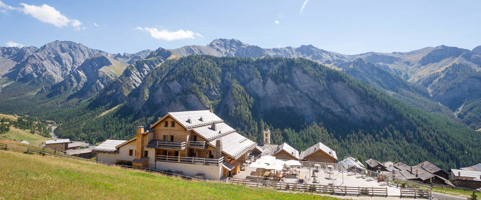 Hôtel ★★★★ & Spa L'Alta Peyra - Luxurious Alpine living in the heart of a natural park. - Hautes-Alpes, France