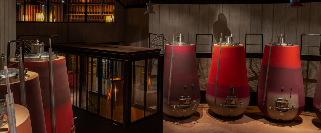 Château & Village Castigno - Sustainable Wine Resort - Vivez l’expérience d’un menu dégustation - Balade en Asie en 4 temps inclus pour faire de votre séjour une véritable parenthèse culinaire. - Hérault, France