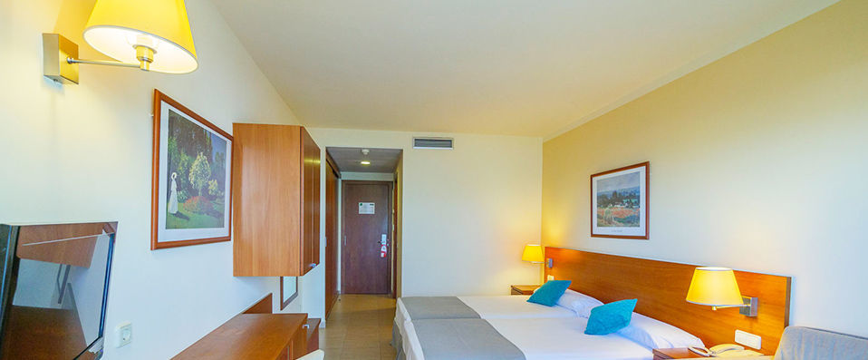 Checkin Sirius ★★★★ - Stunning contemporary hotel on the beautiful coast of northern Spain. <br>Availibilities until end of October 2018 !<br> - Catalonia, Spain