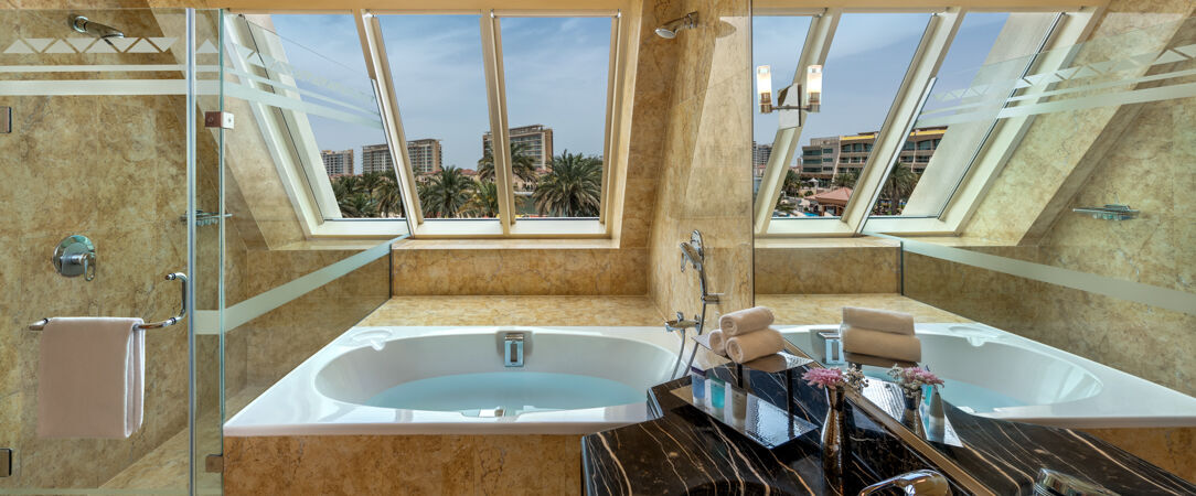 Al Raha Beach Hotel ★★★★★ - Magnificent luxury hotel on the beach with easy access to central Abu Dhabi. - Abu Dhabi, United Arab Emirates