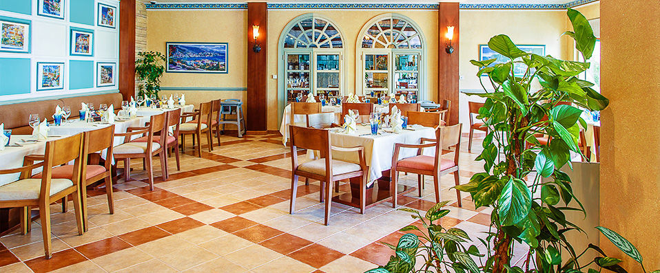 Al Raha Beach Hotel ★★★★★ - Magnificent luxury hotel on the beach with easy access to central Abu Dhabi. - Abu Dhabi, United Arab Emirates