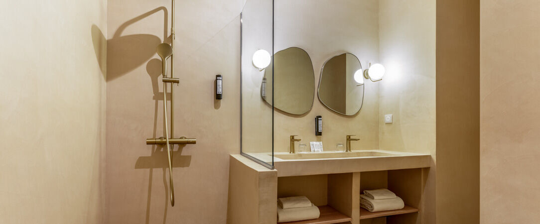 Hôtel la Magnaneraie ★★★★ - Tout le charme d'un Mas typiquement provençal à quelques kilomètres d'Avignon. - Villeneuve-lès-Avignon, France