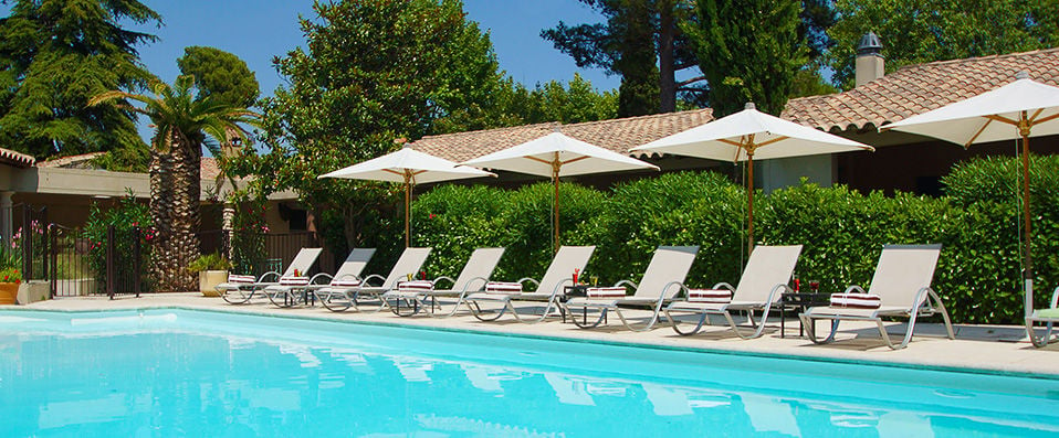 Hôtel la Magnaneraie ★★★★ - Let the rhythms of Avignon guide your feet. - Villeneuve-lès-Avignon, France