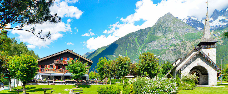 Chalet Hotel Le Castel - Wake up on Mont Blanc’s doorstep in the heart of the French Alps. - Chamonix, France