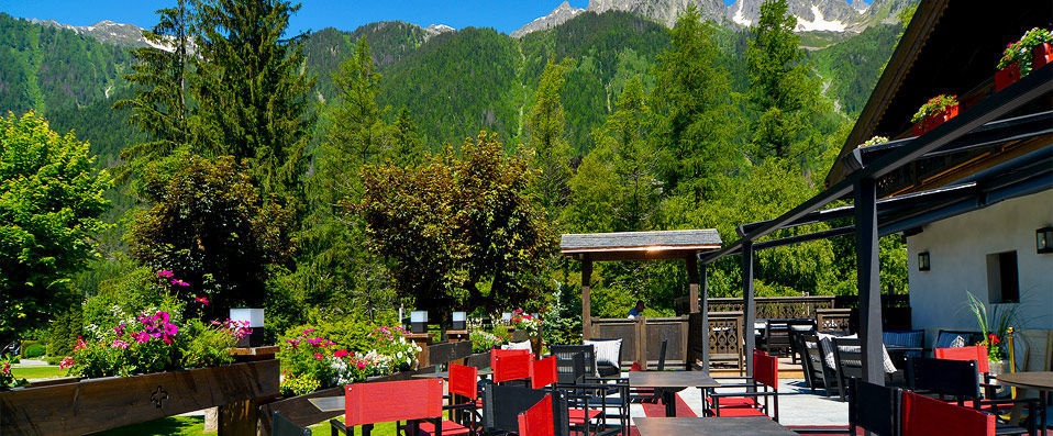 Chalet Hotel Le Castel - Wake up on Mont Blanc’s doorstep in the heart of the French Alps. - Chamonix, France