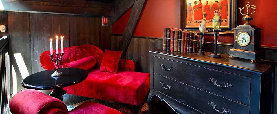 Chalet Hotel Le Castel - Wake up on Mont Blanc’s doorstep in the heart of the French Alps. - Chamonix, France