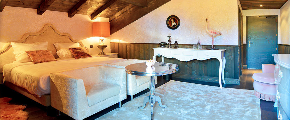 Chalet Hotel Le Castel - Wake up on Mont Blanc’s doorstep in the heart of the French Alps. - Chamonix, France