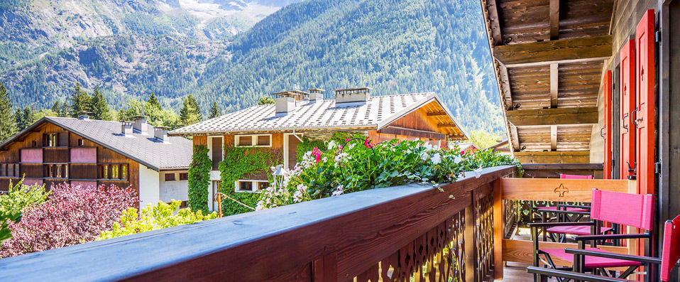 Chalet Hotel Le Castel - Wake up on Mont Blanc’s doorstep in the heart of the French Alps. - Chamonix, France