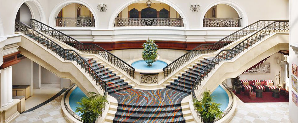 Mövenpick Hotel & Apartments Bur Dubai ★★★★★ - Séjour sous le signe du plaisir à Dubaï. - Dubaï, Émirats arabes unis