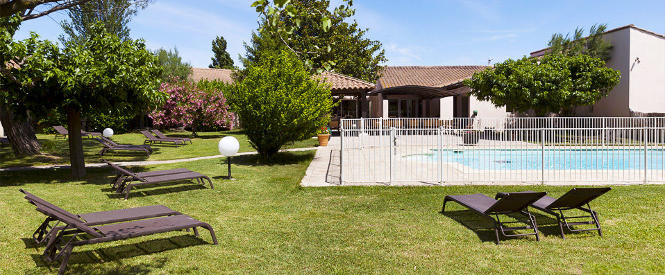Le Paradou Avignon Sud - A true taste of traditional Provence with all your favourite modern comforts. - Avignon-Montfavet, France