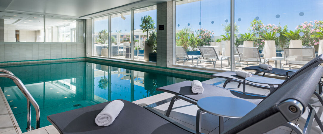 Golden Tulip Marseille Euromed ★★★★ - Modern travellers’ hotel overlooking the Marseille docks. - Marseille, France