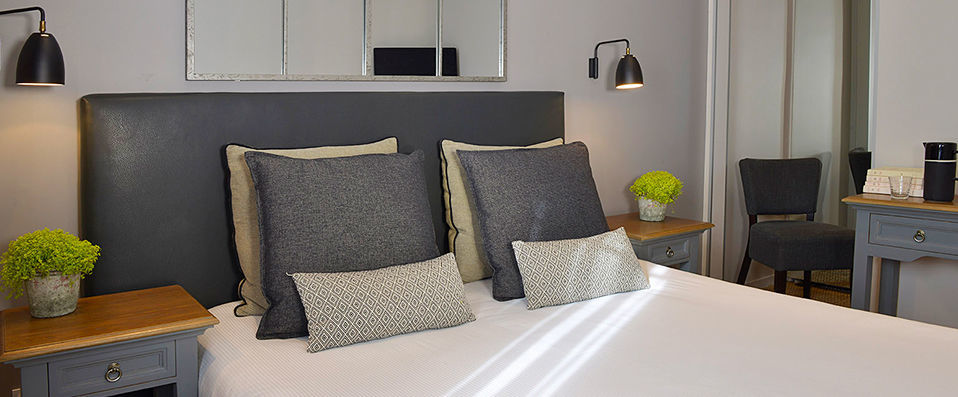 Hotel Le Fer à Cheval - Escape to the country in this gorgeous chocolate-box style hotel. - Trouville, France