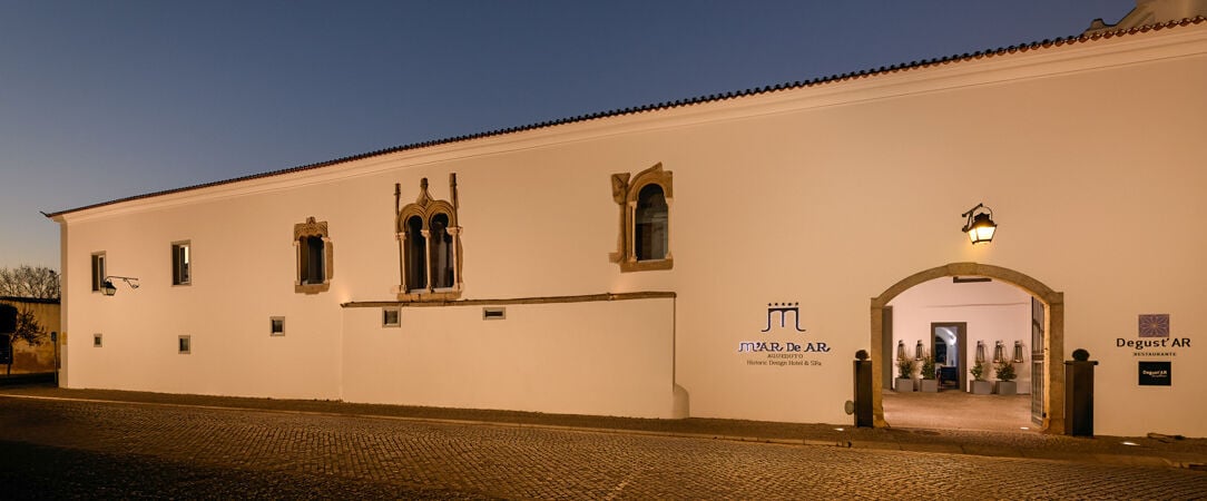 M'AR De AR Aqueduto ★★★★★ - A 16th century palace restored to its former glory as a five-star hotel - Evora, Portugal