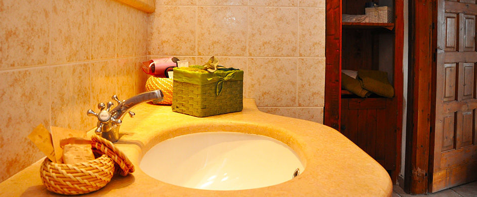 Tenuta Barco di Emera - A charming wine resort set in a rustic 17th century masseria. - Puglia, Italy